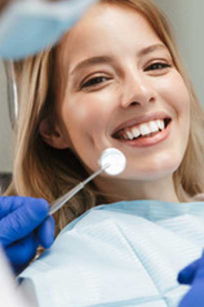 give-your-teeth-makeover-with-veneers-img